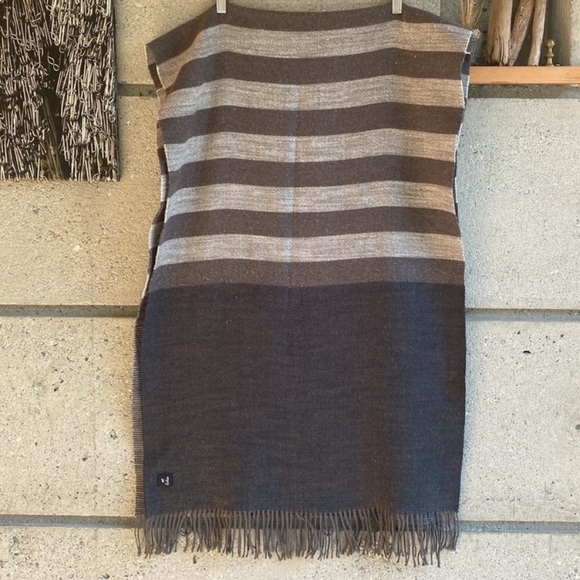 Echo New York Gradient Blanket Scarf - Picture 3 of 6